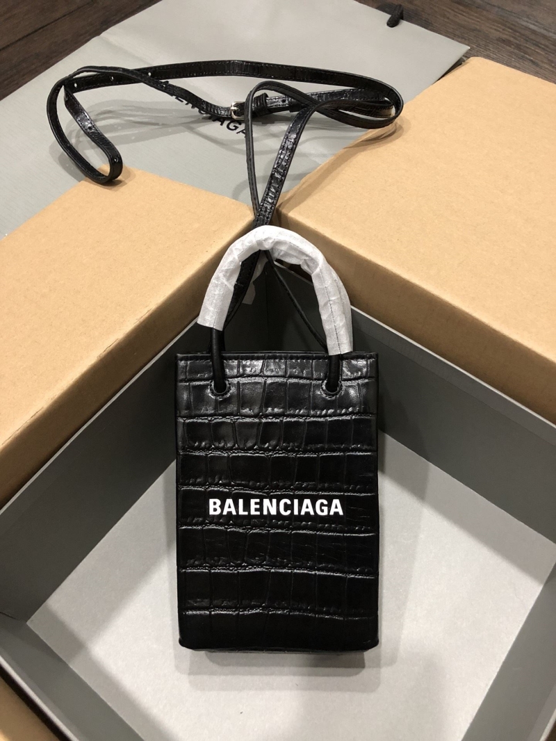 Ba1en*iaga shopping bags